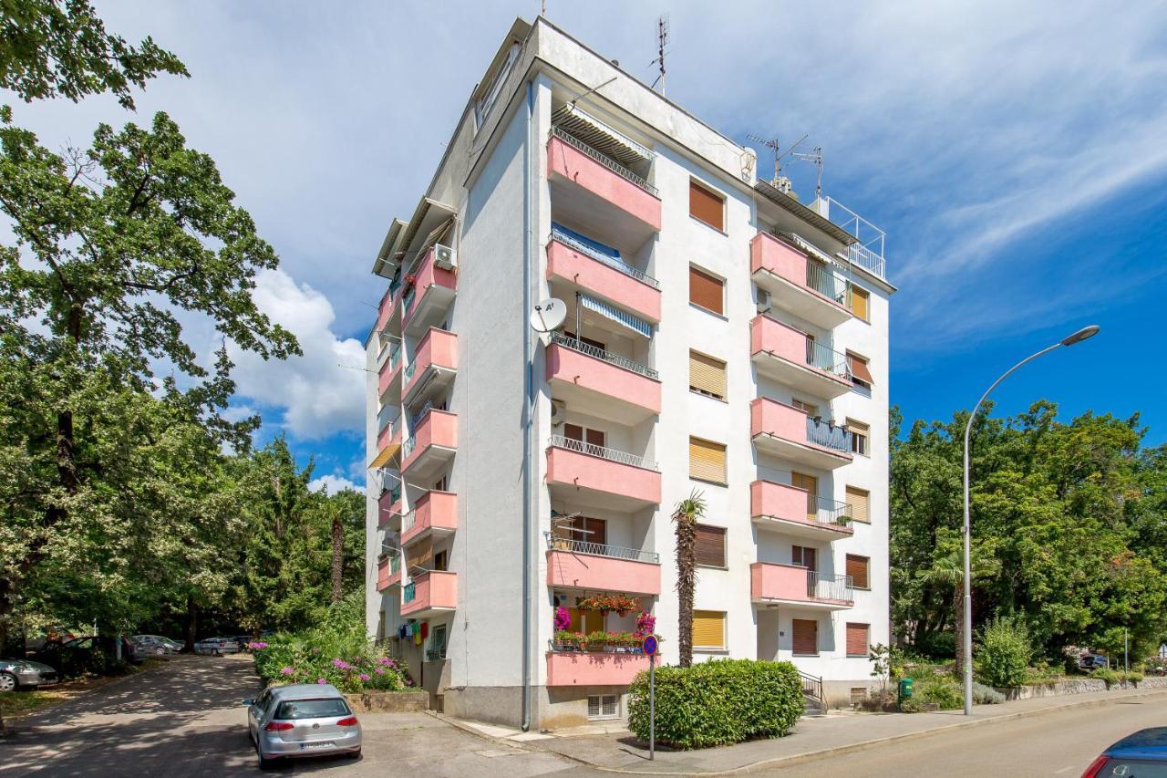 Studio Apartman Rozi Опатия Экстерьер фото